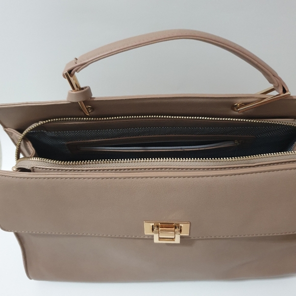 Purse - Picture 2 of 7